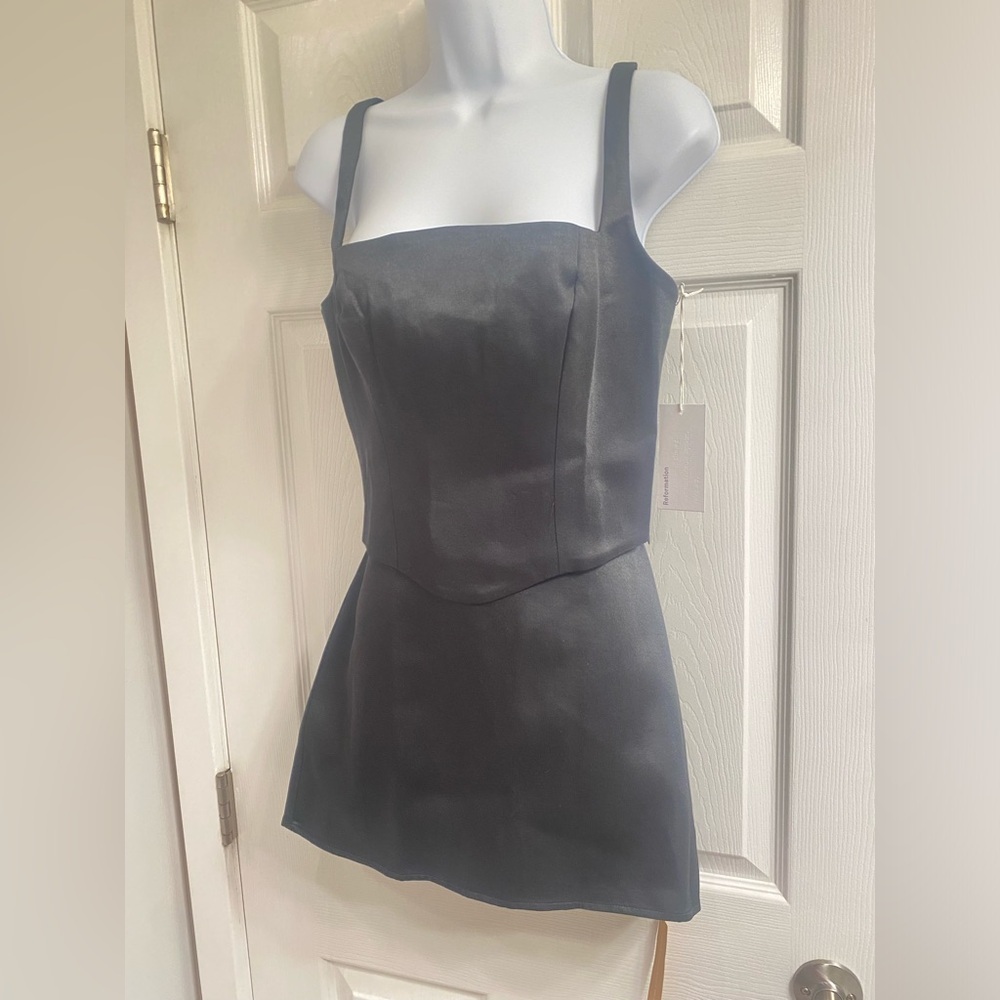 BNWT Reformation Two Pieces Set Vancouver Black Satin size 6 - Picture 5 of 13